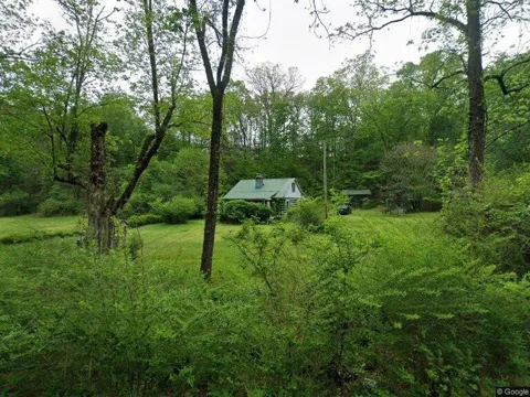 1260 Hillcrest Road