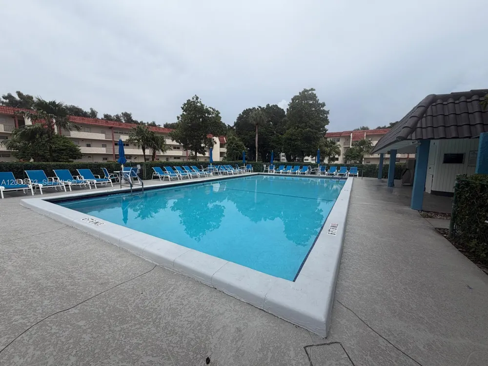 400 S Hollybrook Dr #306 Pembroke Pines, FL 33025