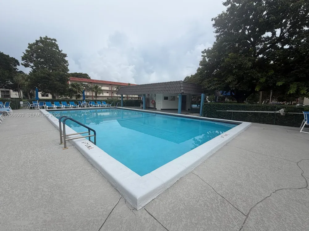 400 S Hollybrook Dr #306 Pembroke Pines, FL 33025