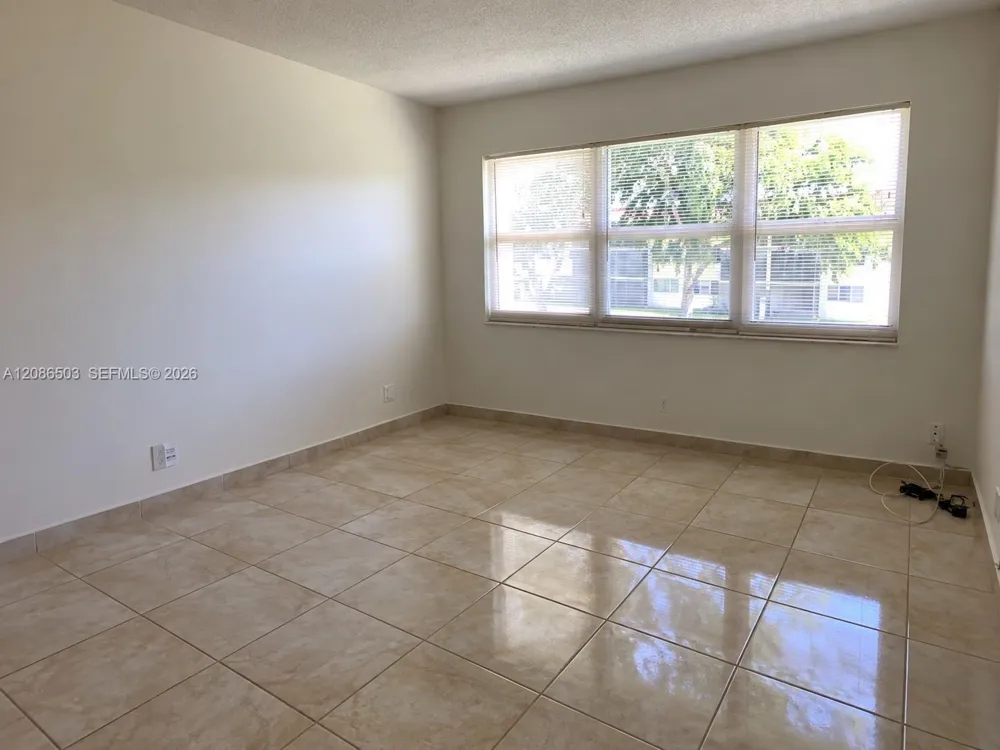 400 S Hollybrook Dr #306 Pembroke Pines, FL 33025