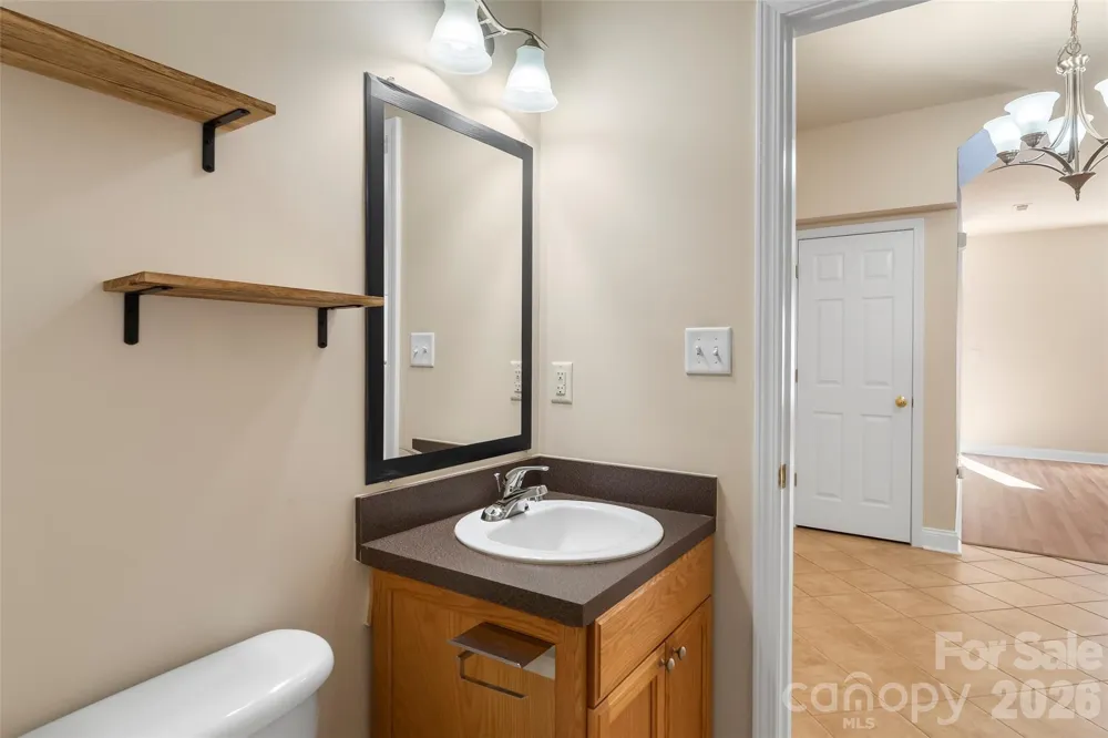 1360 21st Avenue NE Hickory, NC 28601