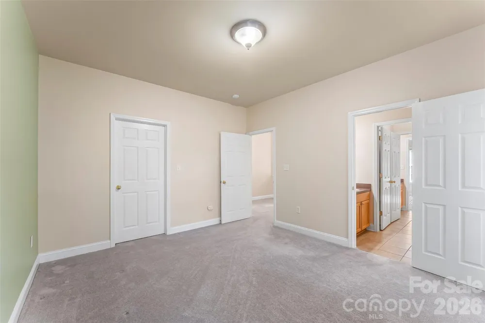 1360 21st Avenue NE Hickory, NC 28601