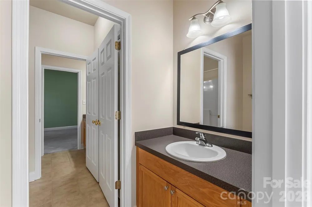 1360 21st Avenue NE Hickory, NC 28601