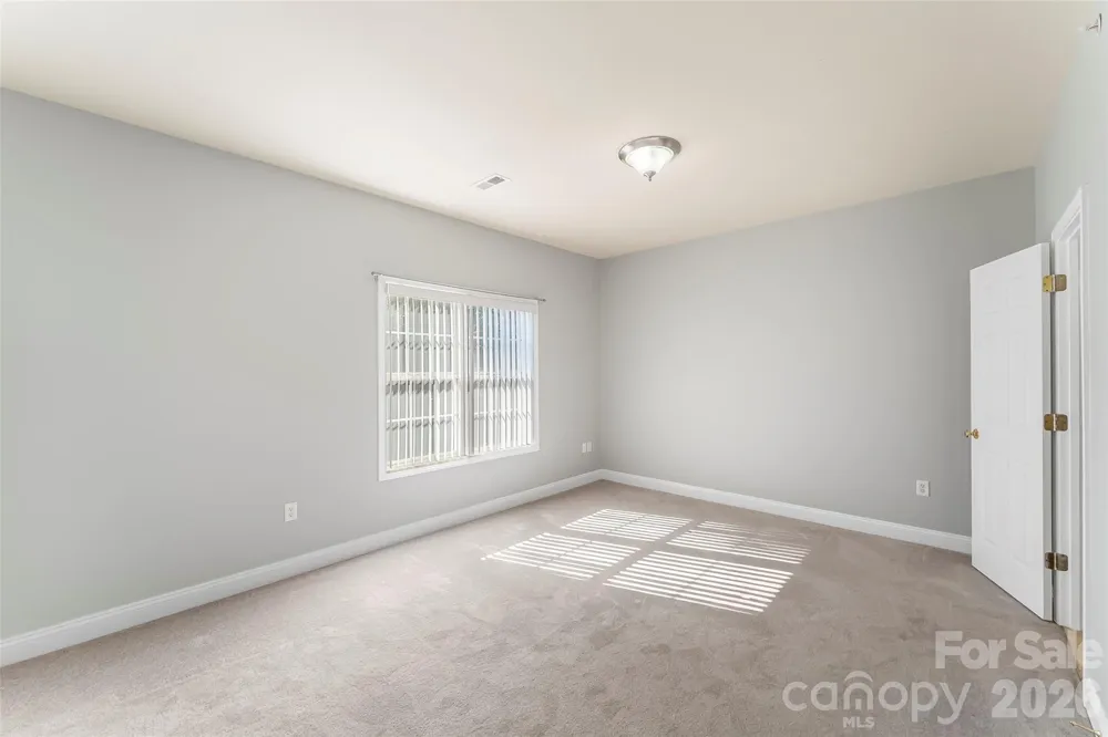 1360 21st Avenue NE Hickory, NC 28601
