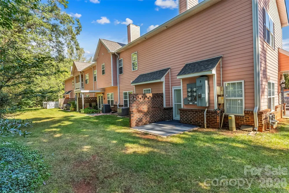 1360 21st Avenue NE Hickory, NC 28601