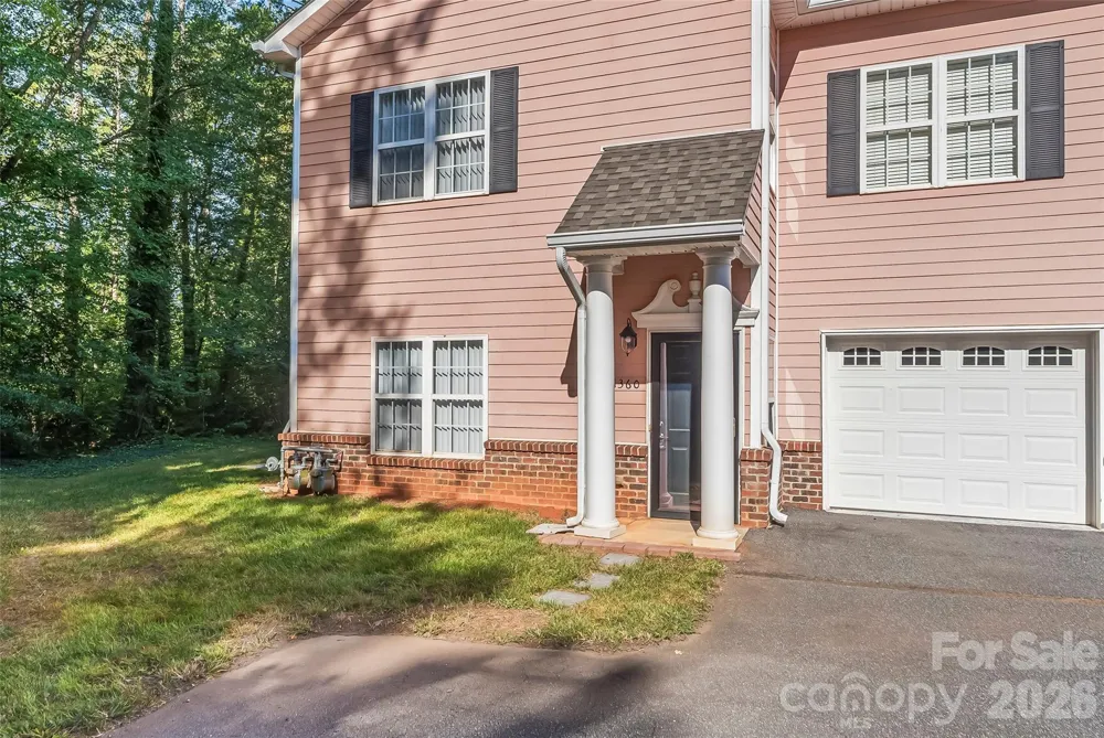 1360 21st Avenue NE Hickory, NC 28601