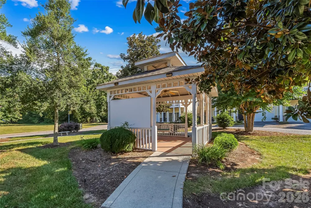 1360 21st Avenue NE Hickory, NC 28601