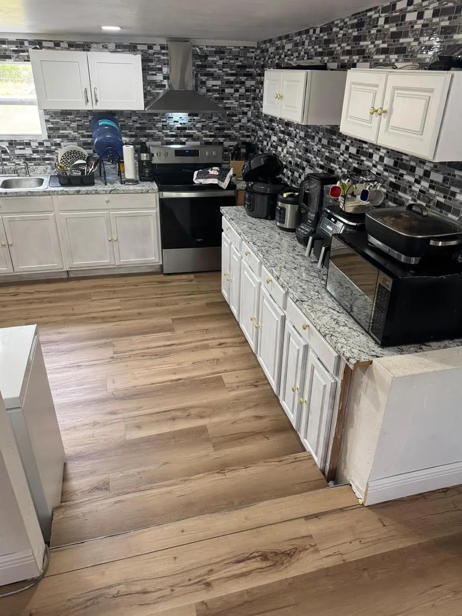 187 MONTURA AVENUE Clewiston, FL 33440