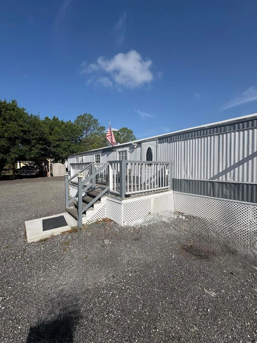 187 MONTURA AVENUE Clewiston, FL 33440