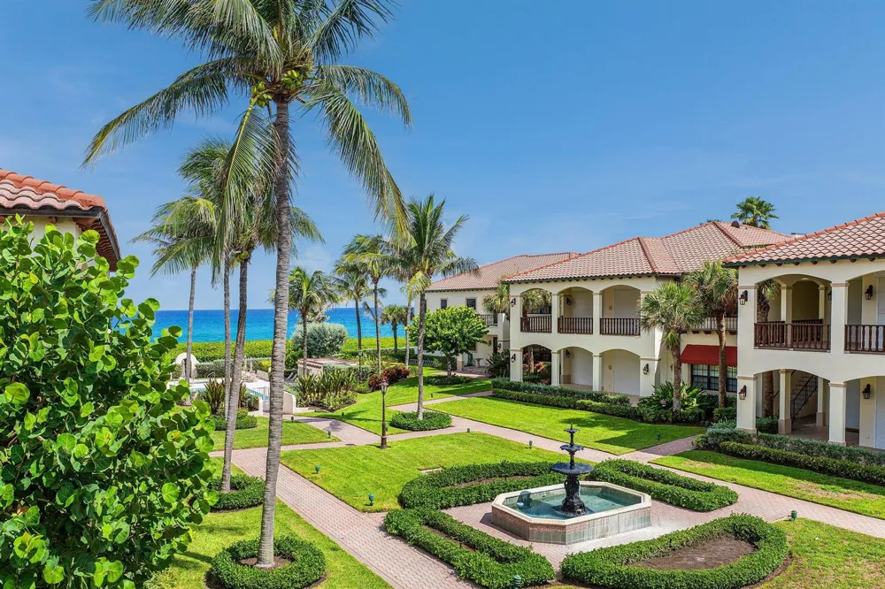 5841 Ocean Boulevard #F2 Ocean Ridge, FL 33435