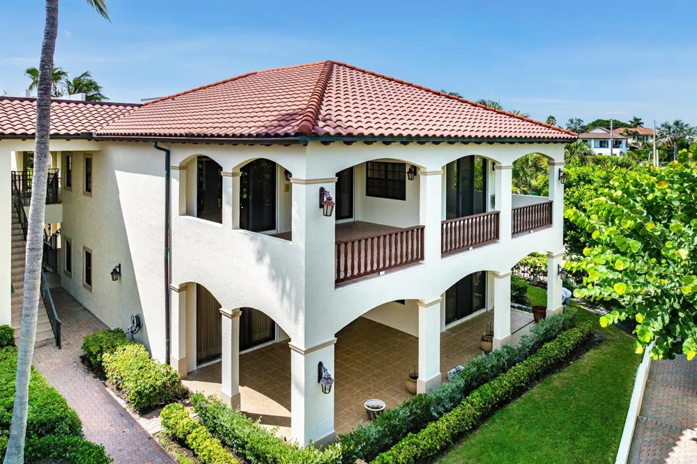 5841 Ocean Boulevard #F2 Ocean Ridge, FL 33435