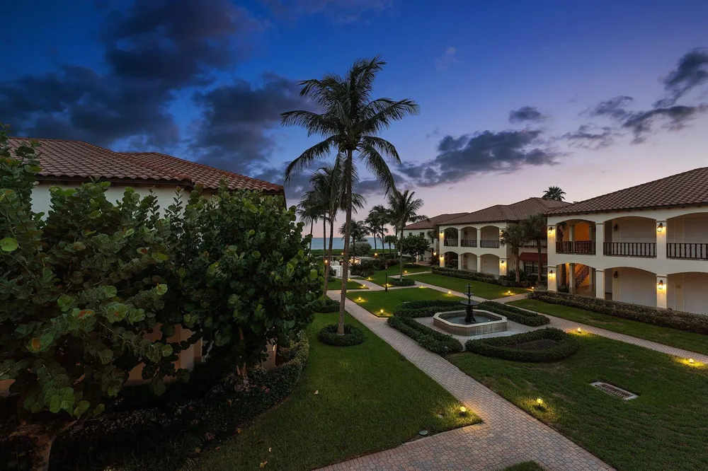 5841 Ocean Boulevard #F2 Ocean Ridge, FL 33435