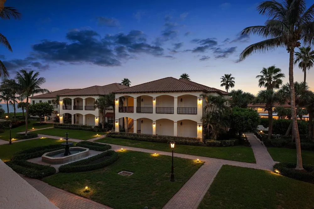 5841 Ocean Boulevard #F2 Ocean Ridge, FL 33435