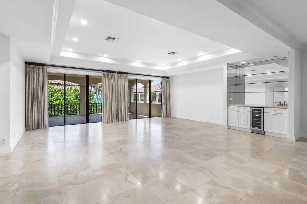 5841 Ocean Boulevard #F2 Ocean Ridge, FL 33435
