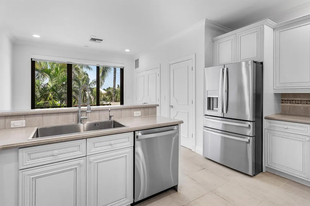 5841 Ocean Boulevard #F2 Ocean Ridge, FL 33435