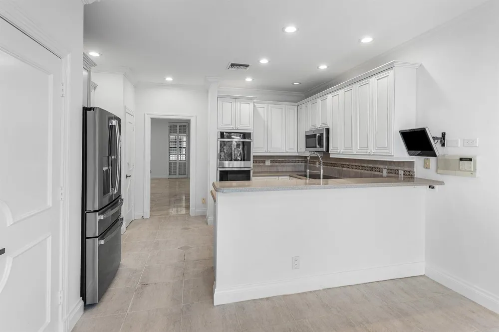 5841 Ocean Boulevard #F2 Ocean Ridge, FL 33435