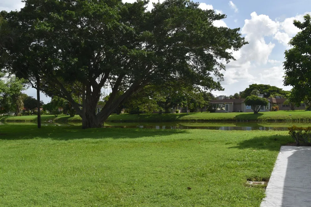 75 WATERFORD D Delray Beach, FL 33446