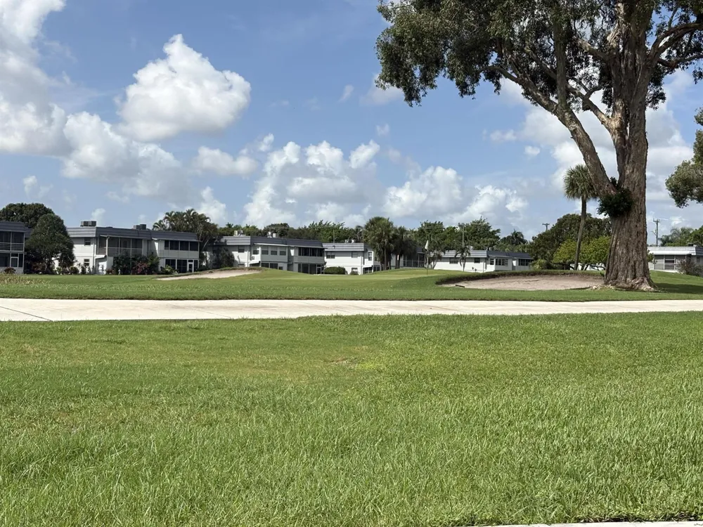 75 WATERFORD D Delray Beach, FL 33446