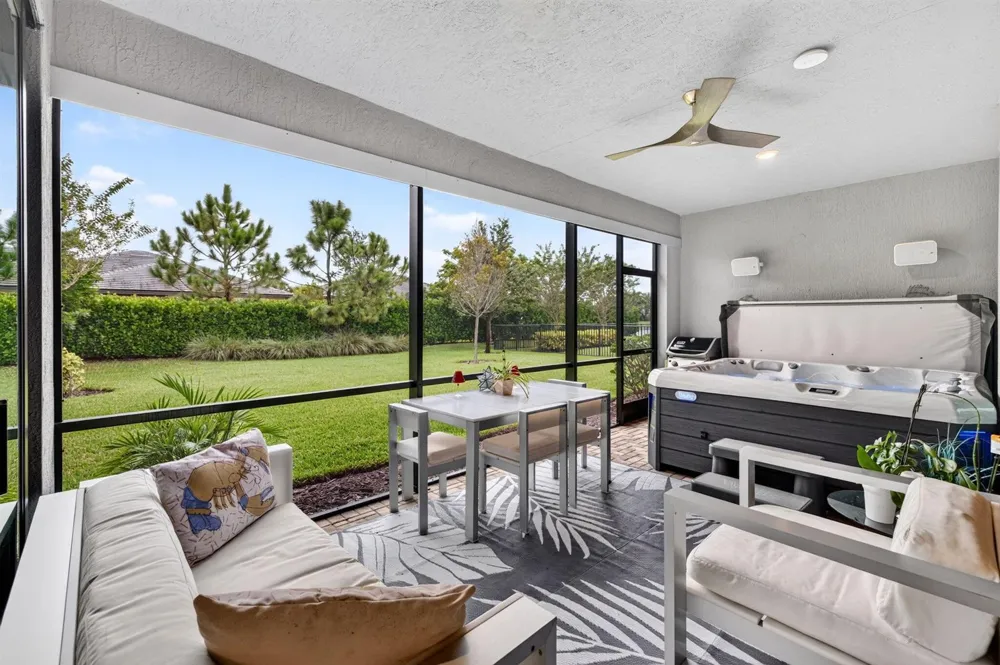 4529 Pinehurst Trail W Oakland Park, FL 33309