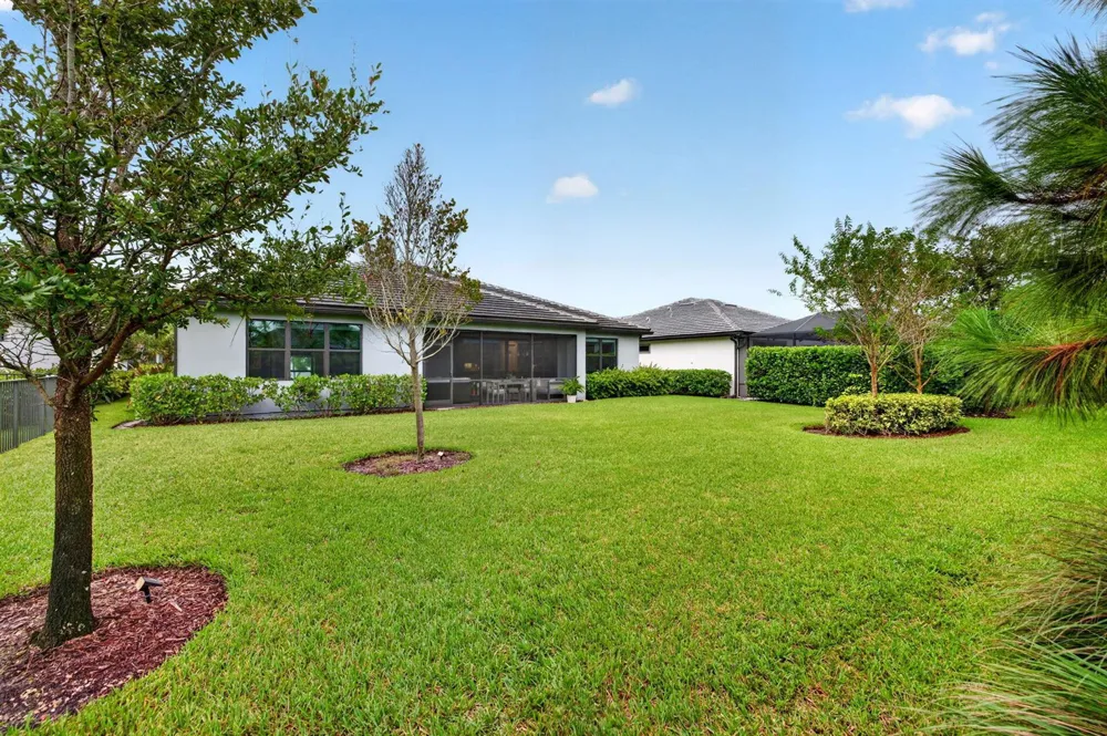 4529 Pinehurst Trail W Oakland Park, FL 33309