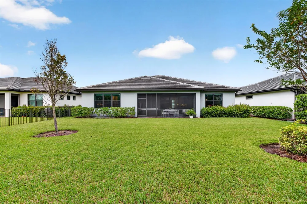 4529 Pinehurst Trail W Oakland Park, FL 33309