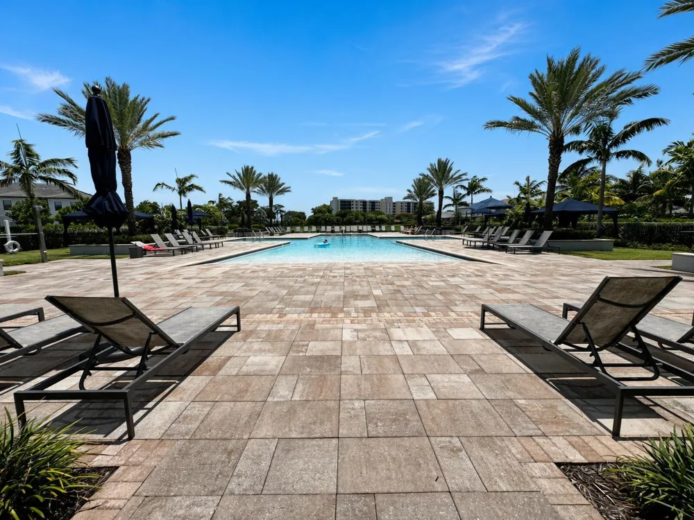 4529 Pinehurst Trail W Oakland Park, FL 33309