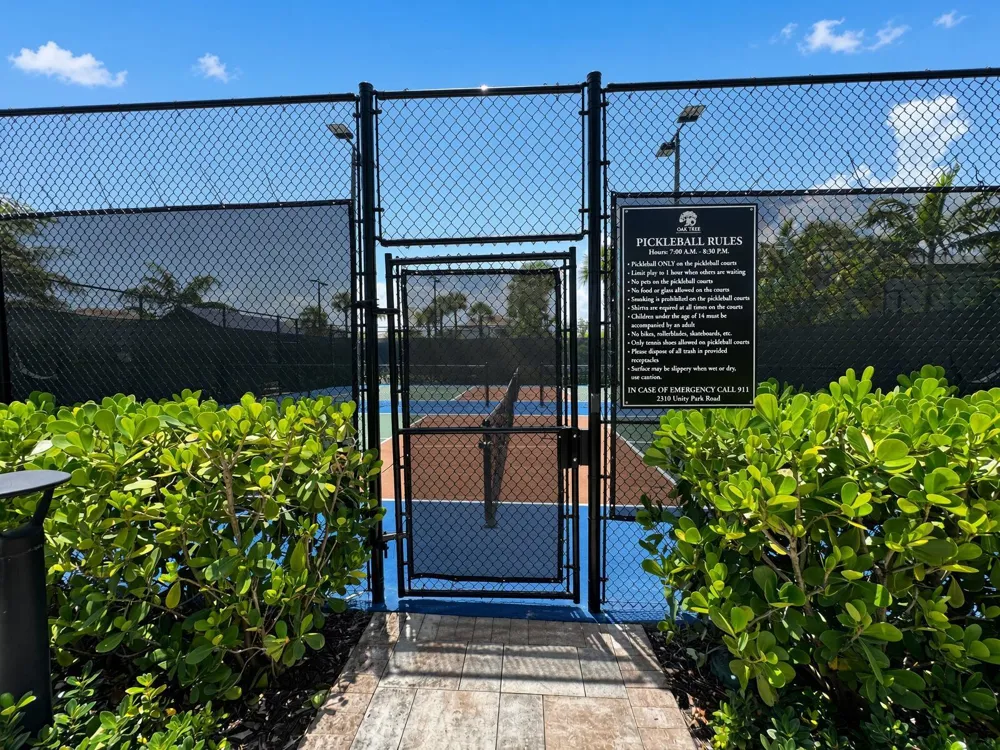 4529 Pinehurst Trail W Oakland Park, FL 33309