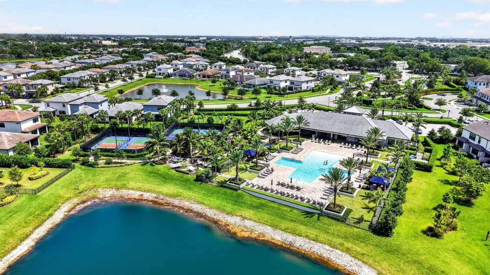 4529 Pinehurst Trail W Oakland Park, FL 33309