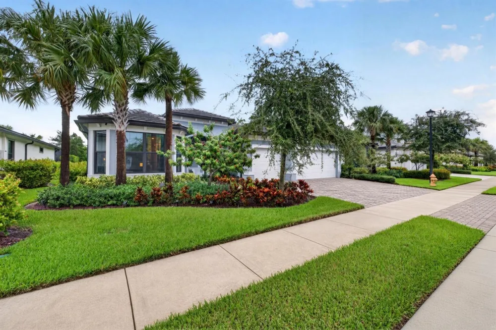 4529 Pinehurst Trail W Oakland Park, FL 33309