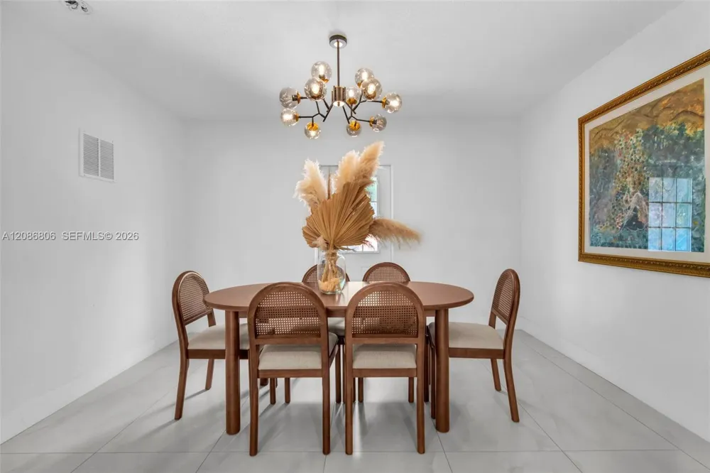 2395 NE 184th Ter North Miami Beach, FL 33160