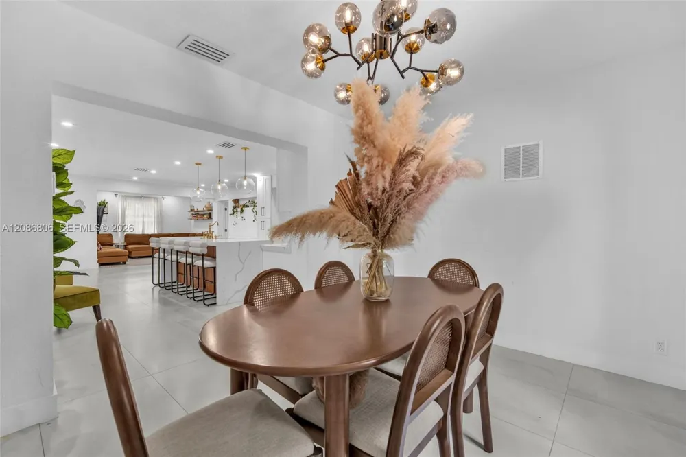 2395 NE 184th Ter North Miami Beach, FL 33160
