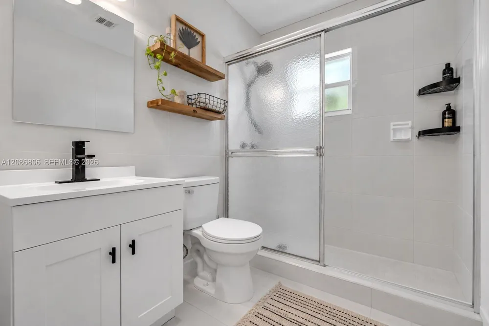 2395 NE 184th Ter North Miami Beach, FL 33160