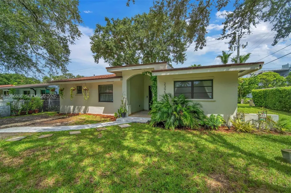 2395 NE 184th Ter North Miami Beach, FL 33160