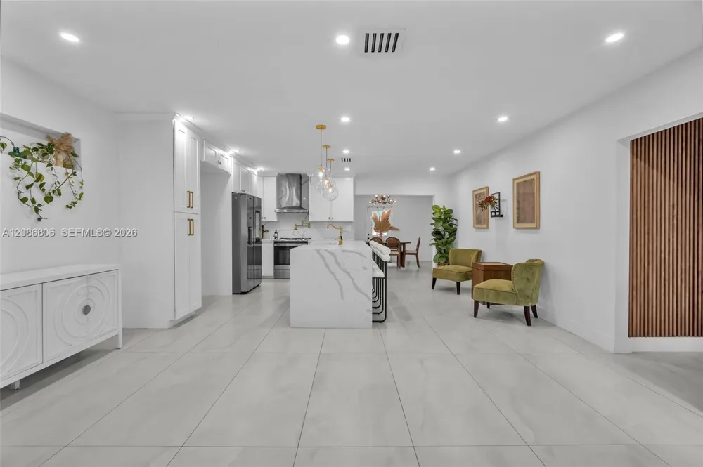 2395 NE 184th Ter North Miami Beach, FL 33160