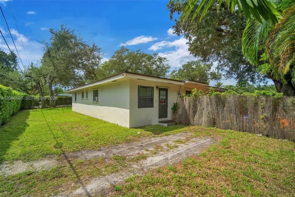 2395 NE 184th Ter North Miami Beach, FL 33160