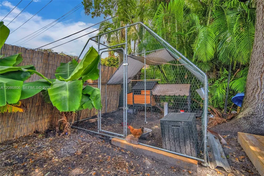 2395 NE 184th Ter North Miami Beach, FL 33160