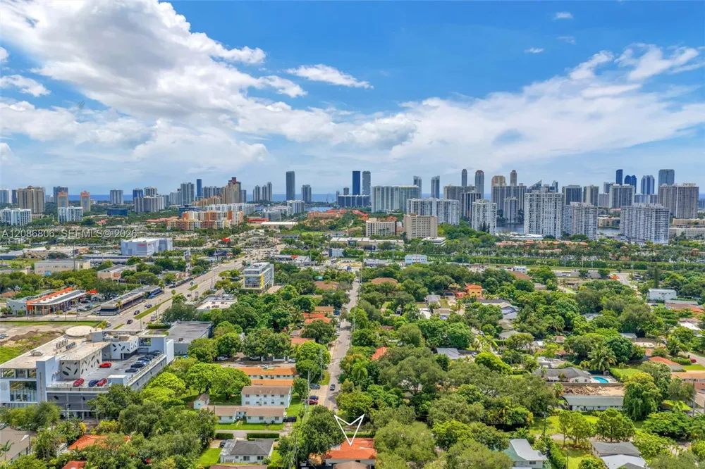 2395 NE 184th Ter North Miami Beach, FL 33160