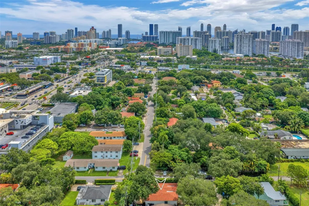 2395 NE 184th Ter North Miami Beach, FL 33160