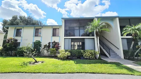 1117 Green Pine Blvd #G1