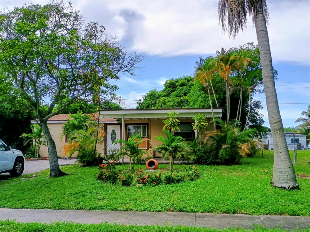 5286 EADIE PLACE West Palm Beach, FL 33407