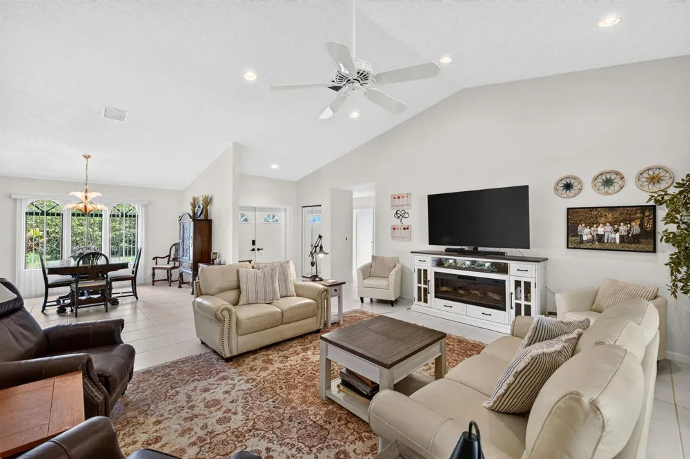 2320 Riviera Drive Delray Beach, FL 33445