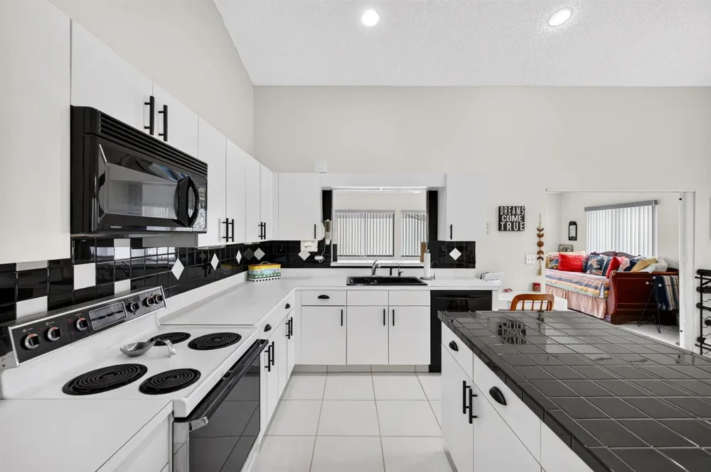 2320 Riviera Drive Delray Beach, FL 33445