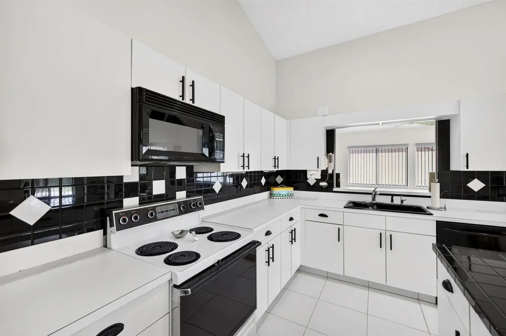 2320 Riviera Drive Delray Beach, FL 33445