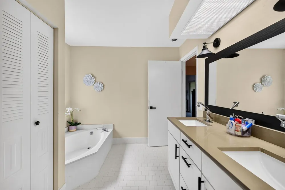 2320 Riviera Drive Delray Beach, FL 33445