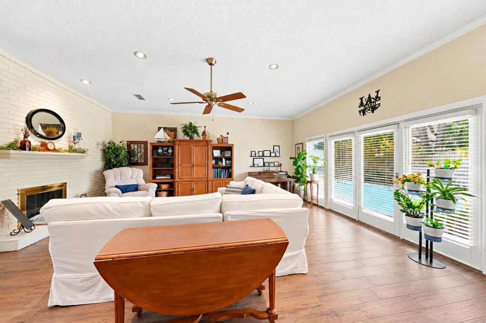 1834 Rhinevalley Drive Arlington, TX 76012