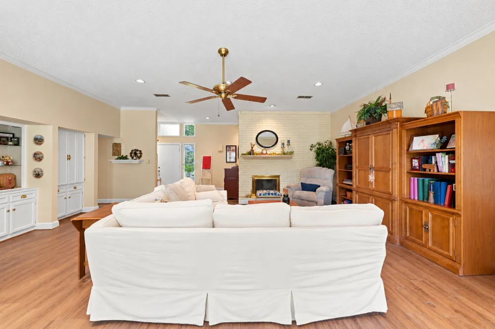 1834 Rhinevalley Drive Arlington, TX 76012