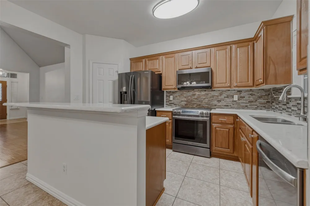 160 Greathouse Village Decatur, TX 76234