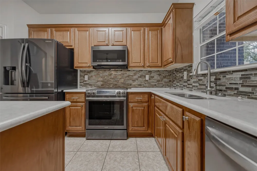 160 Greathouse Village Decatur, TX 76234