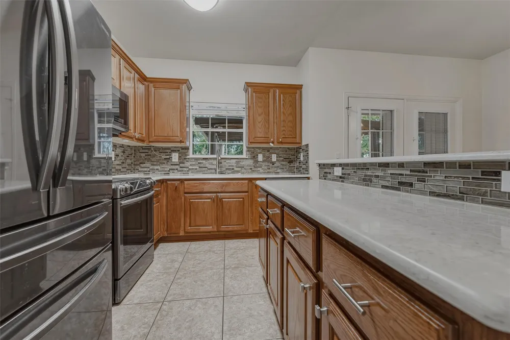 160 Greathouse Village Decatur, TX 76234