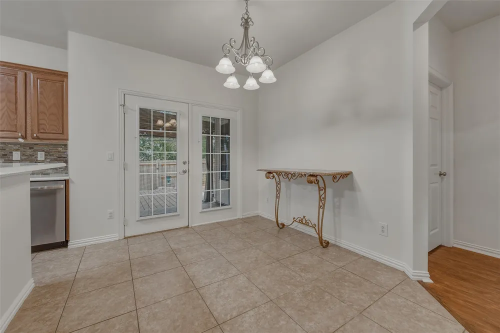 160 Greathouse Village Decatur, TX 76234